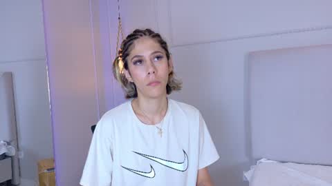 Zoey online show from July 22, 8:22 pm