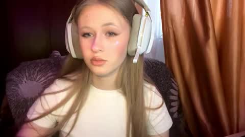 Lisa online show from February 21, 8:39 am