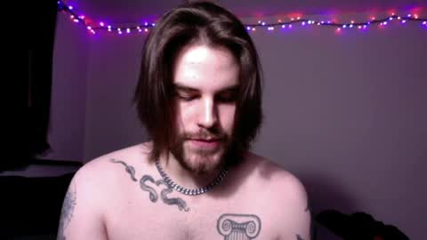 zorvello_83 online show from April 3, 9:44 pm