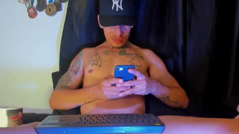 zyon garcia online show from December 24, 4:44 am